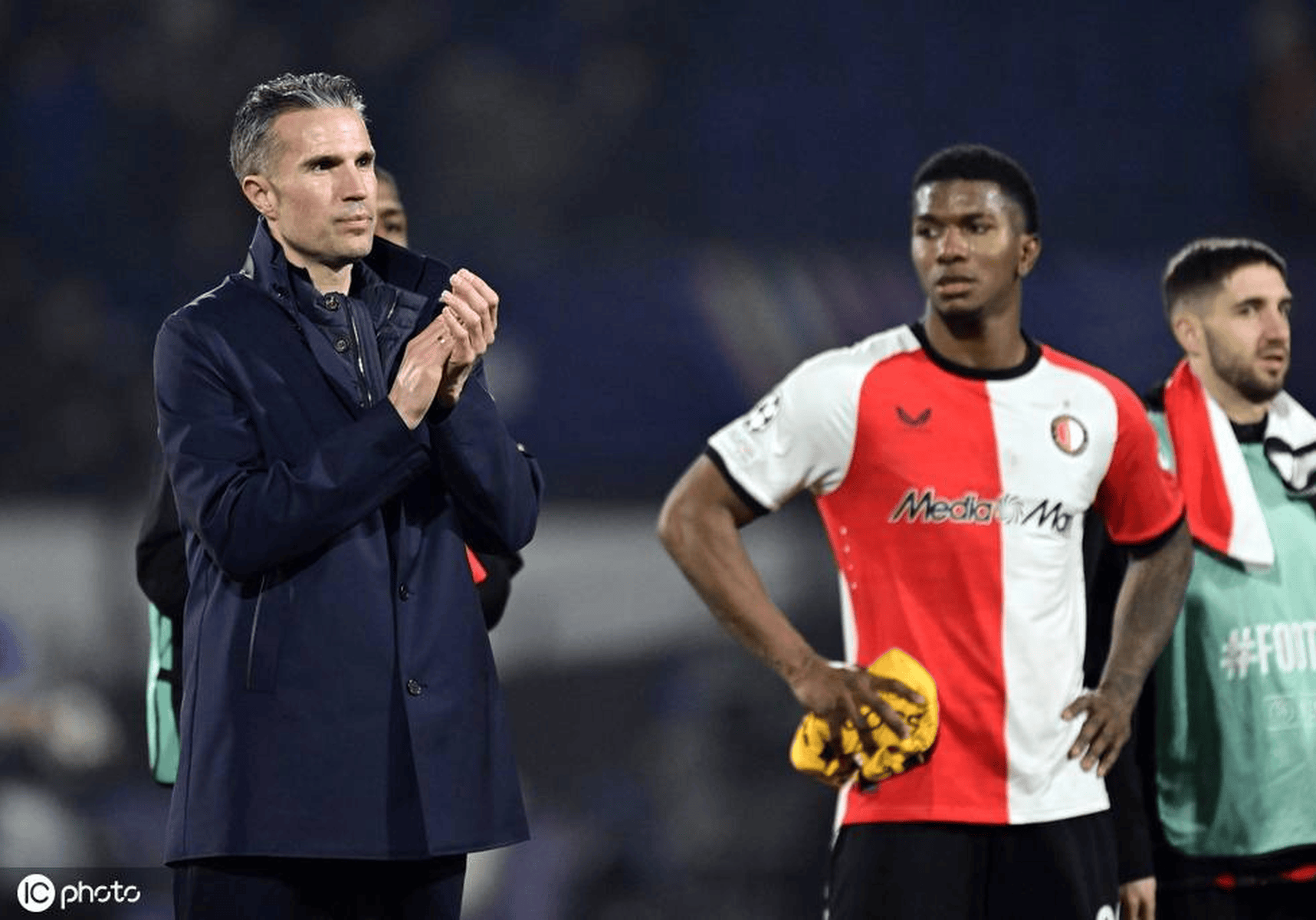 集结日费耶诺德再遭质疑：欧冠节点到来，球迷炸锅，年轻球员得到机会的简单介绍-AYX SPORTS